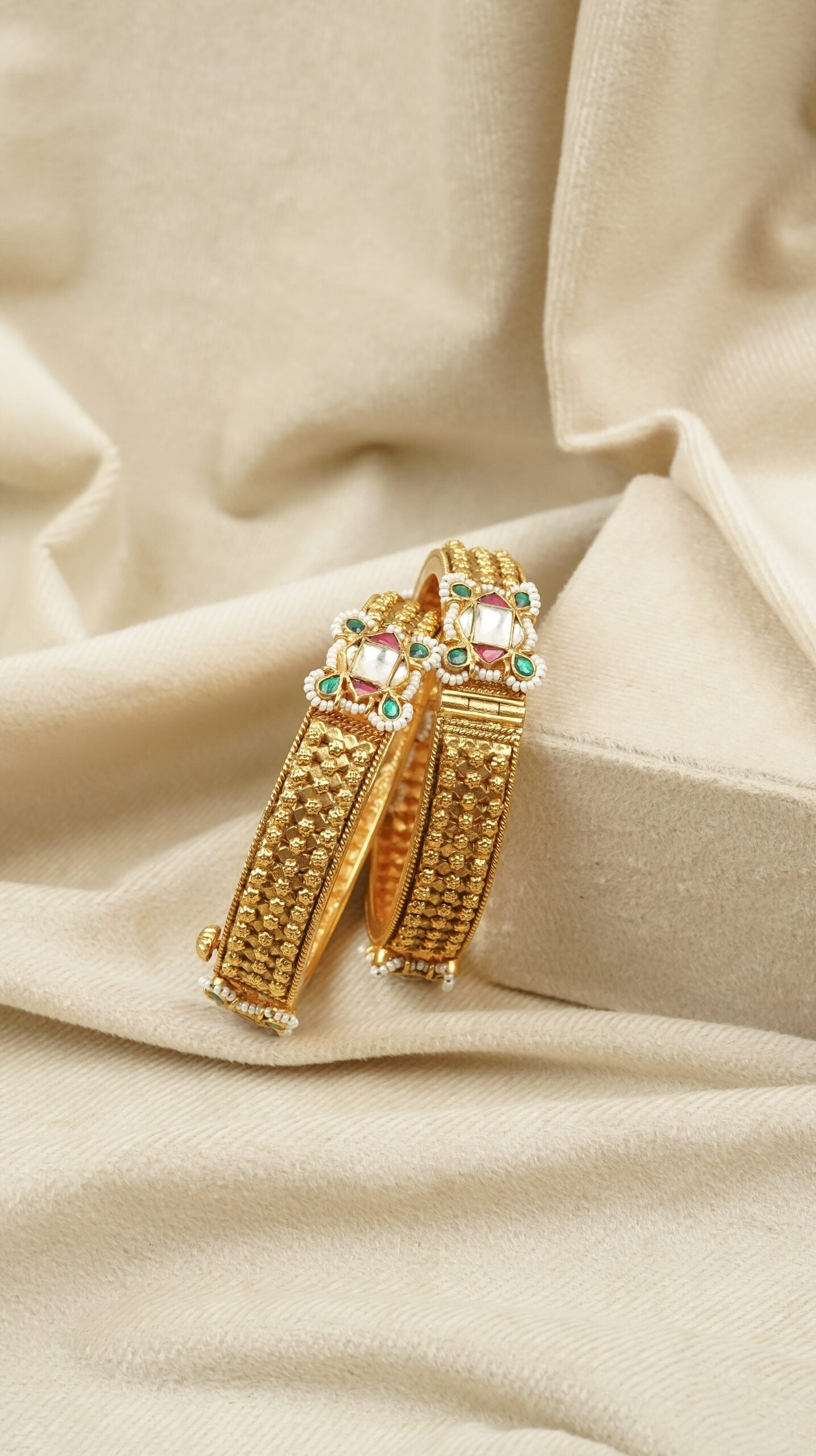Antique Kundan Square Bangles (AN-BA-04-M)