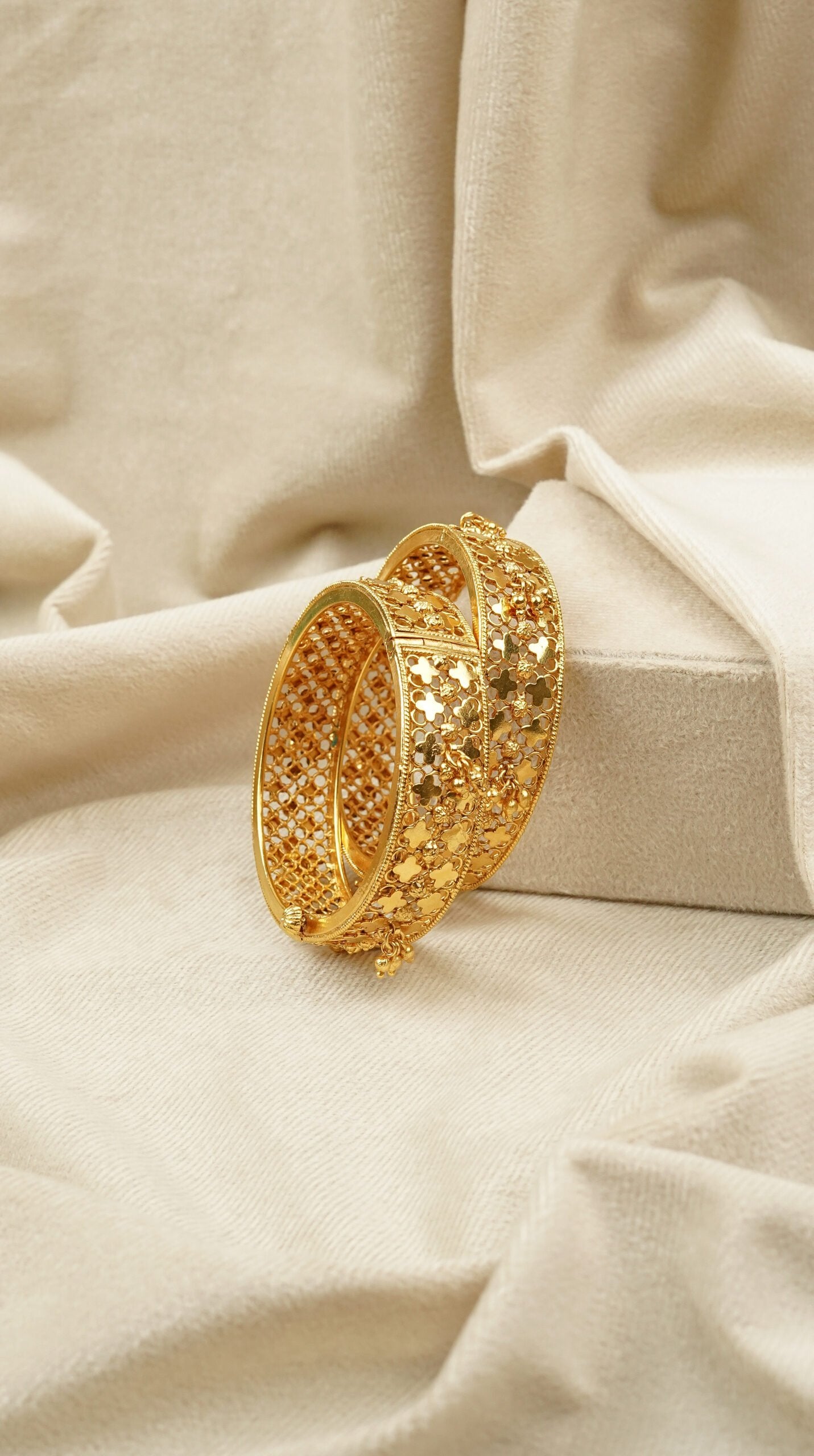 Antique Chandan Bangles (AN-BA-06-G)
