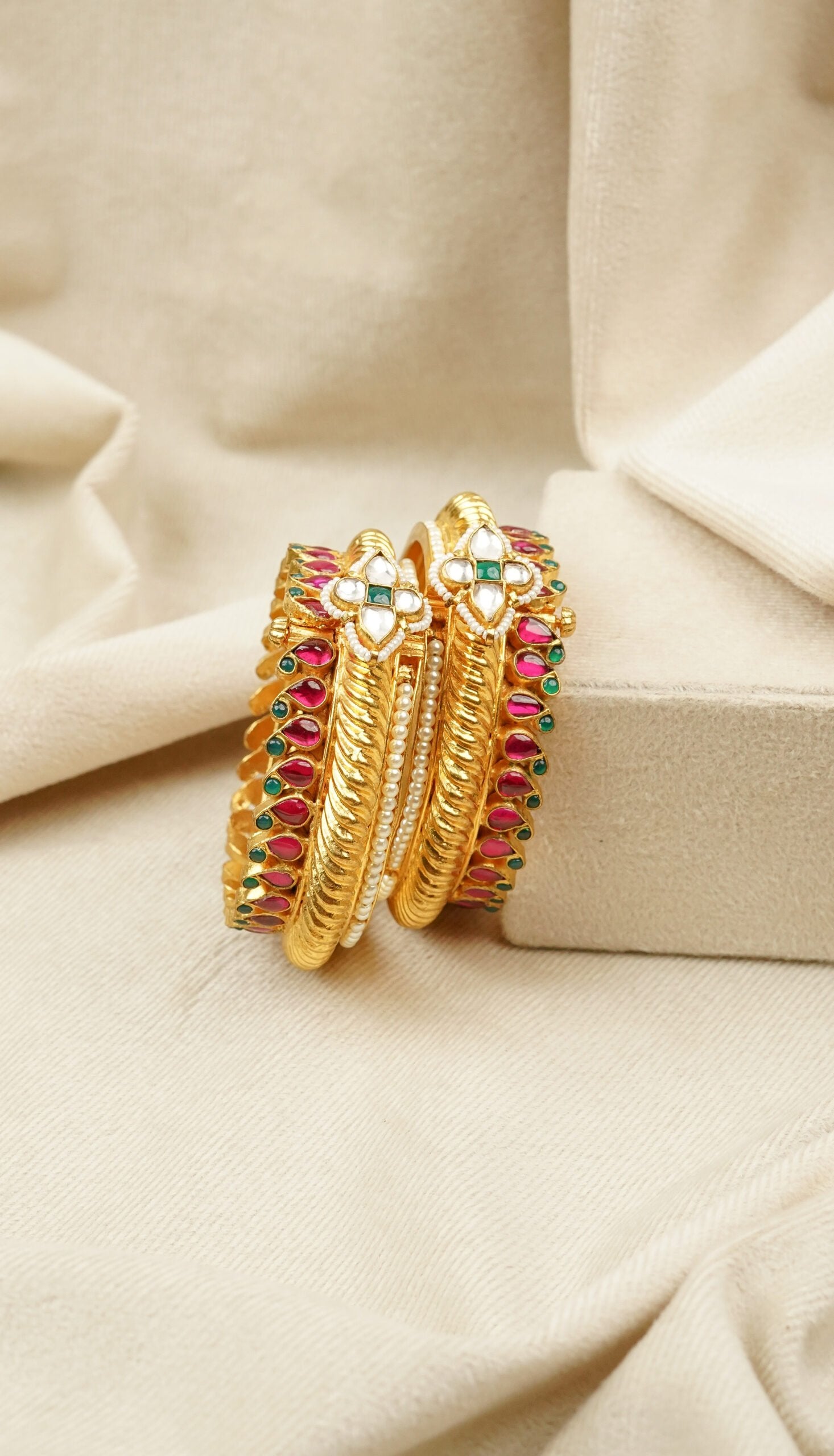 Antique Bajaria Bangles (AN-BA-07-G)