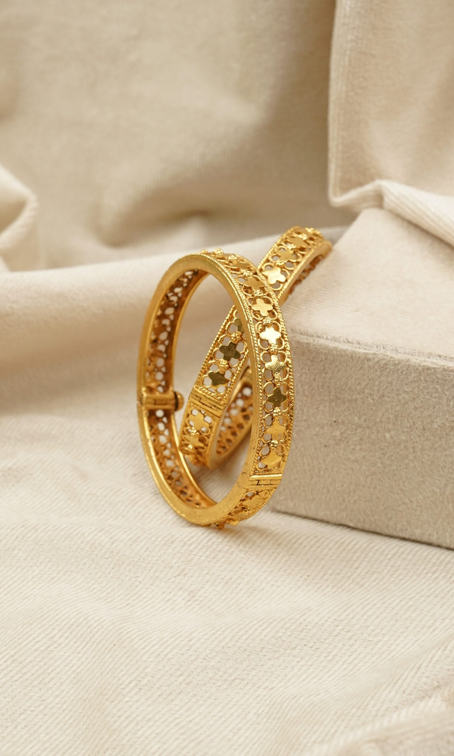 Chandan Heritage Bangle (AN-BA-20-G)