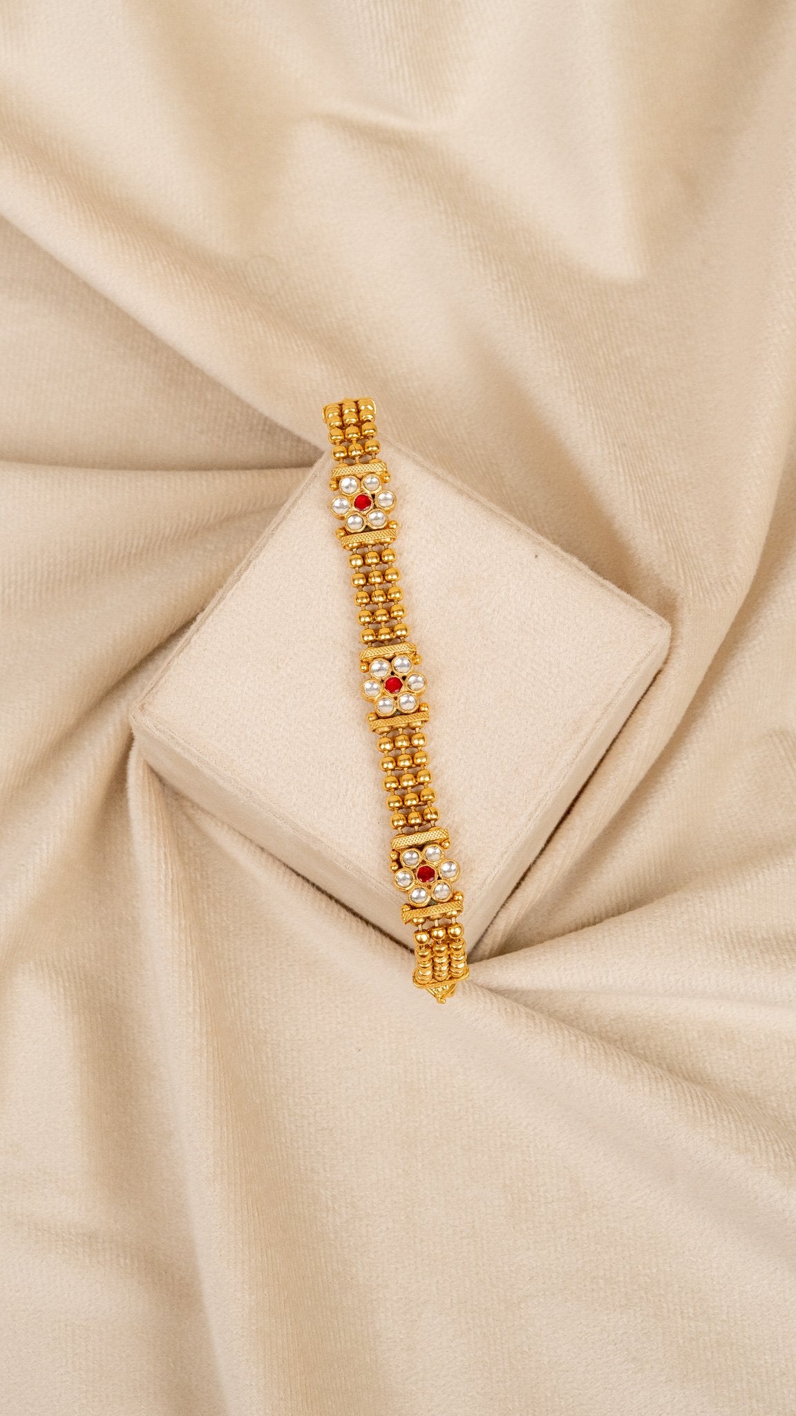 Circular Kundan Linked Bracelet (AN-BR-04-M)