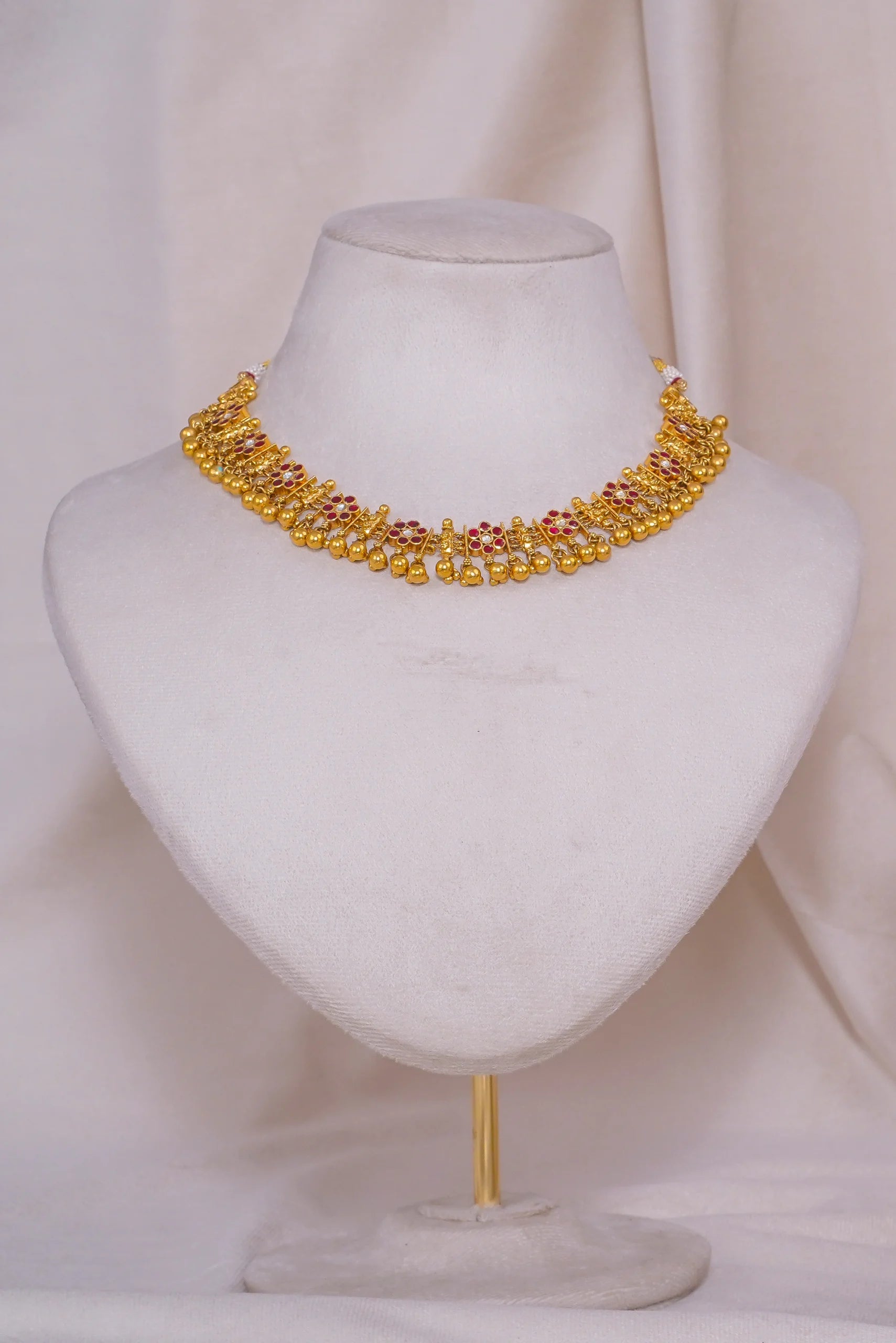 Antique Flower Necklace (AN-NK-26-R)