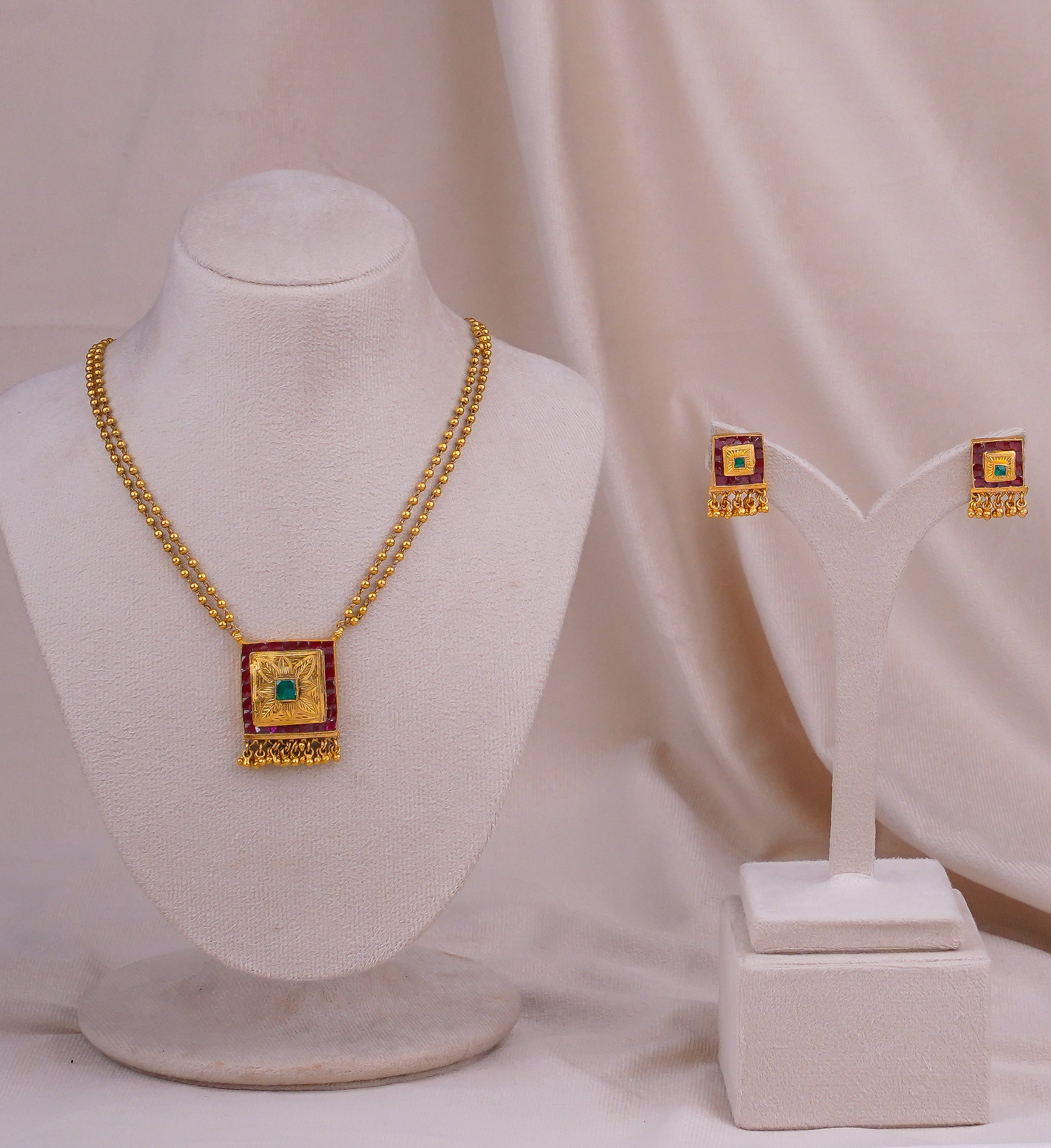 Antique Sqaure Pendant (AN-PD-17-M)