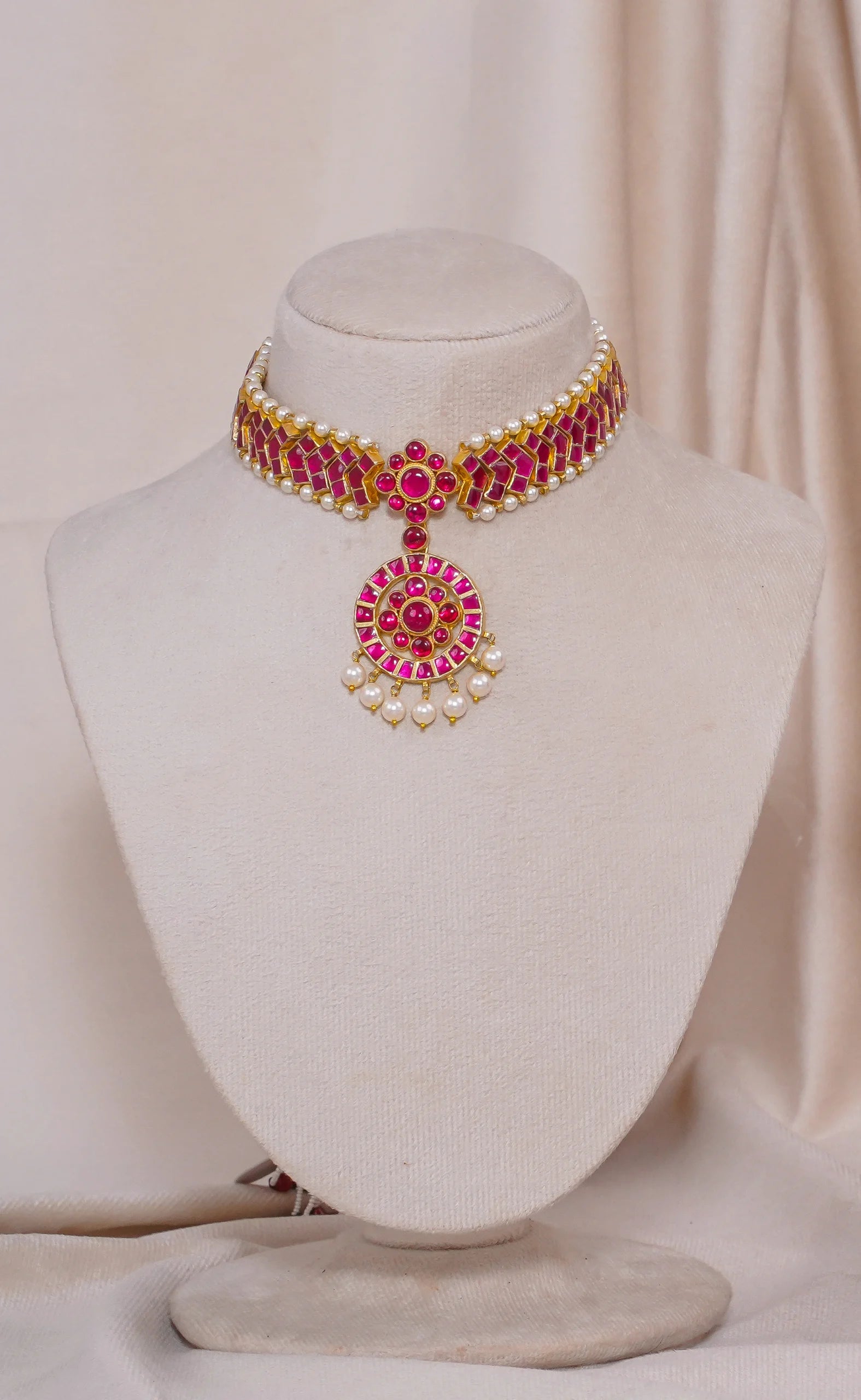 Jadtar Round Necklace (JA-NK-13-R)