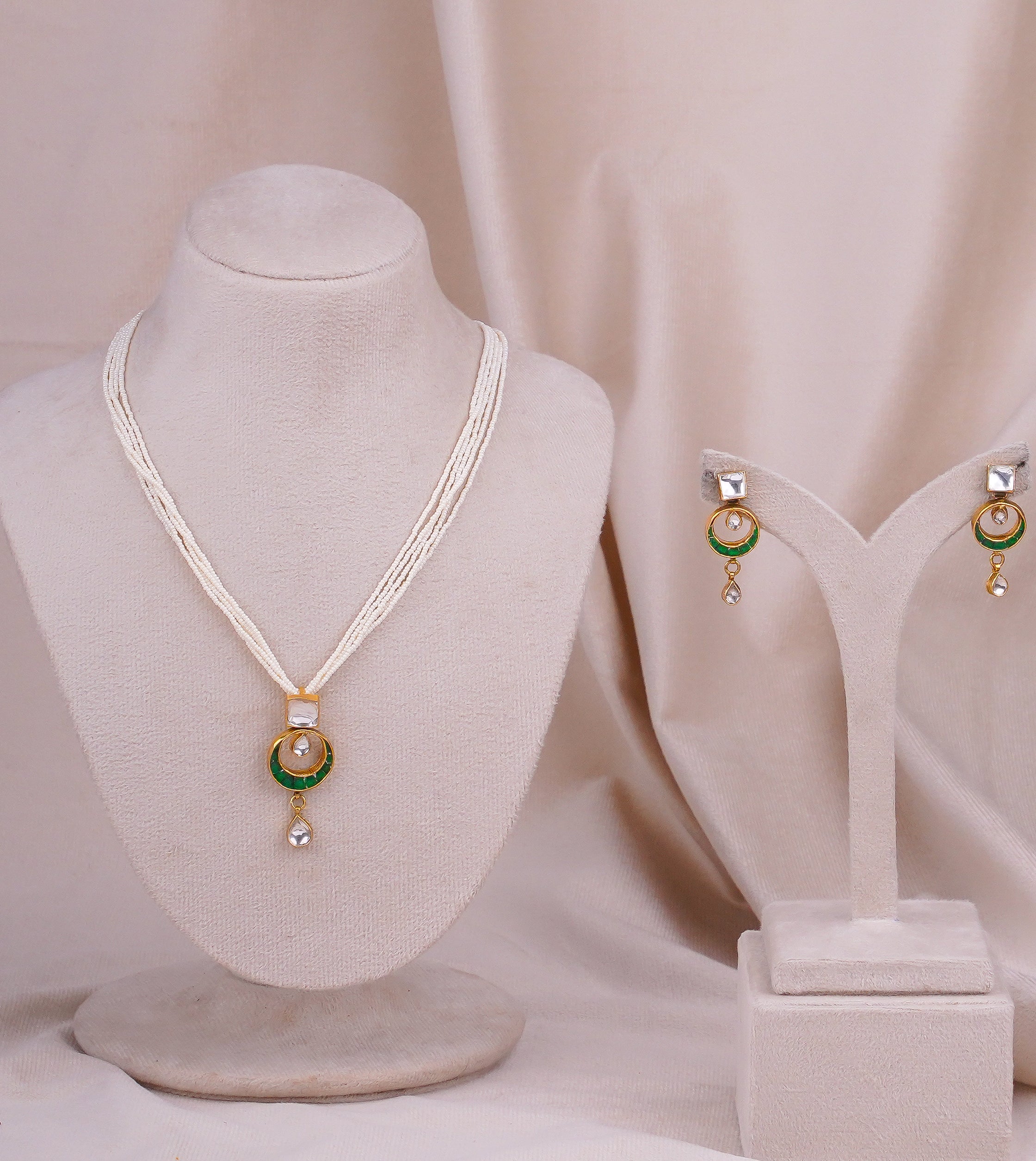 Jadtar Moon Pendant (JA-PD-03-B)