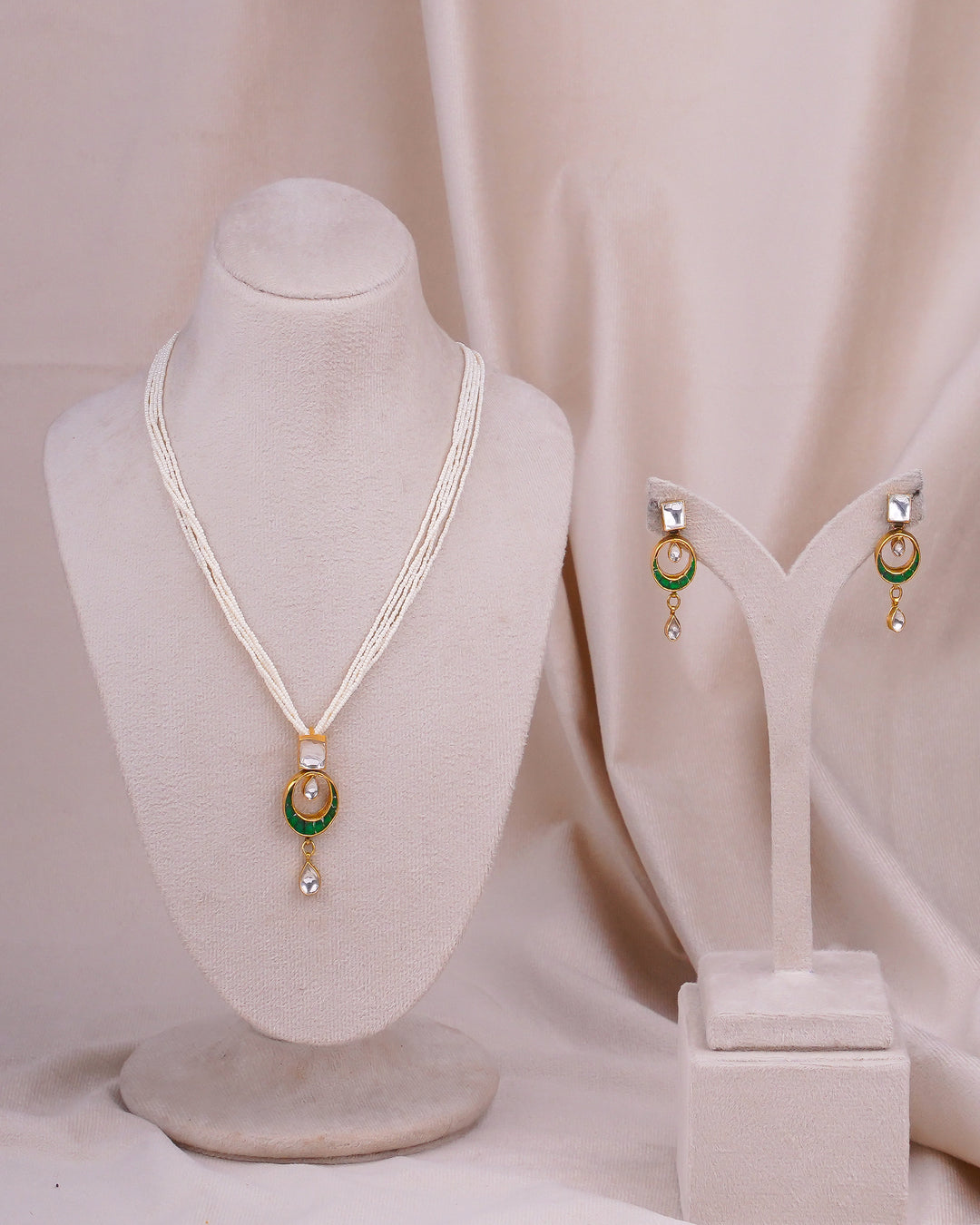 Jadtar Moon Pendant (JA-PD-03-B)
