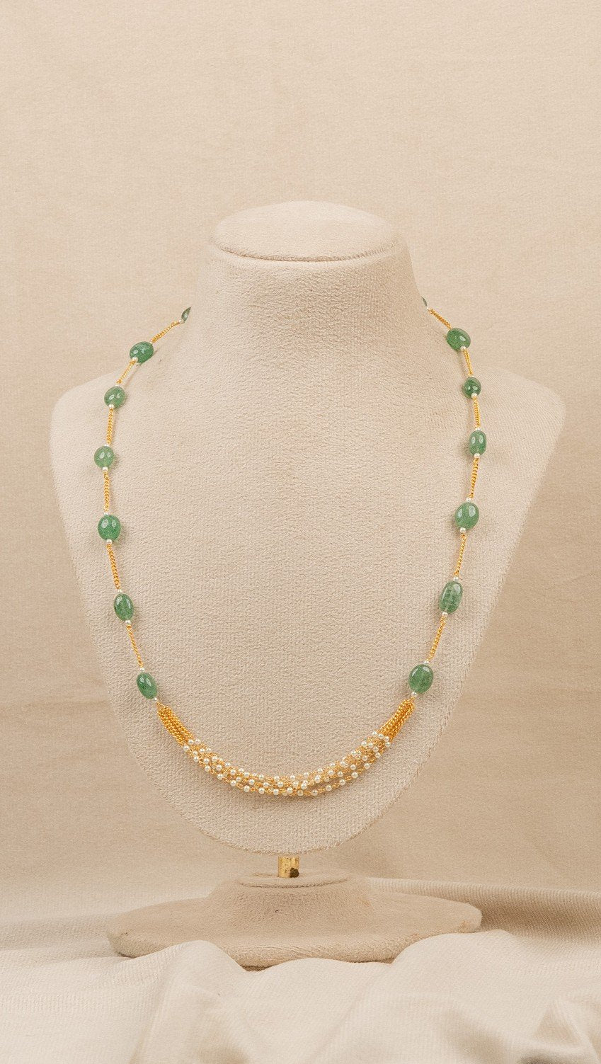 Emerald Bead Pearl Curve Mala (MO-MA-17)