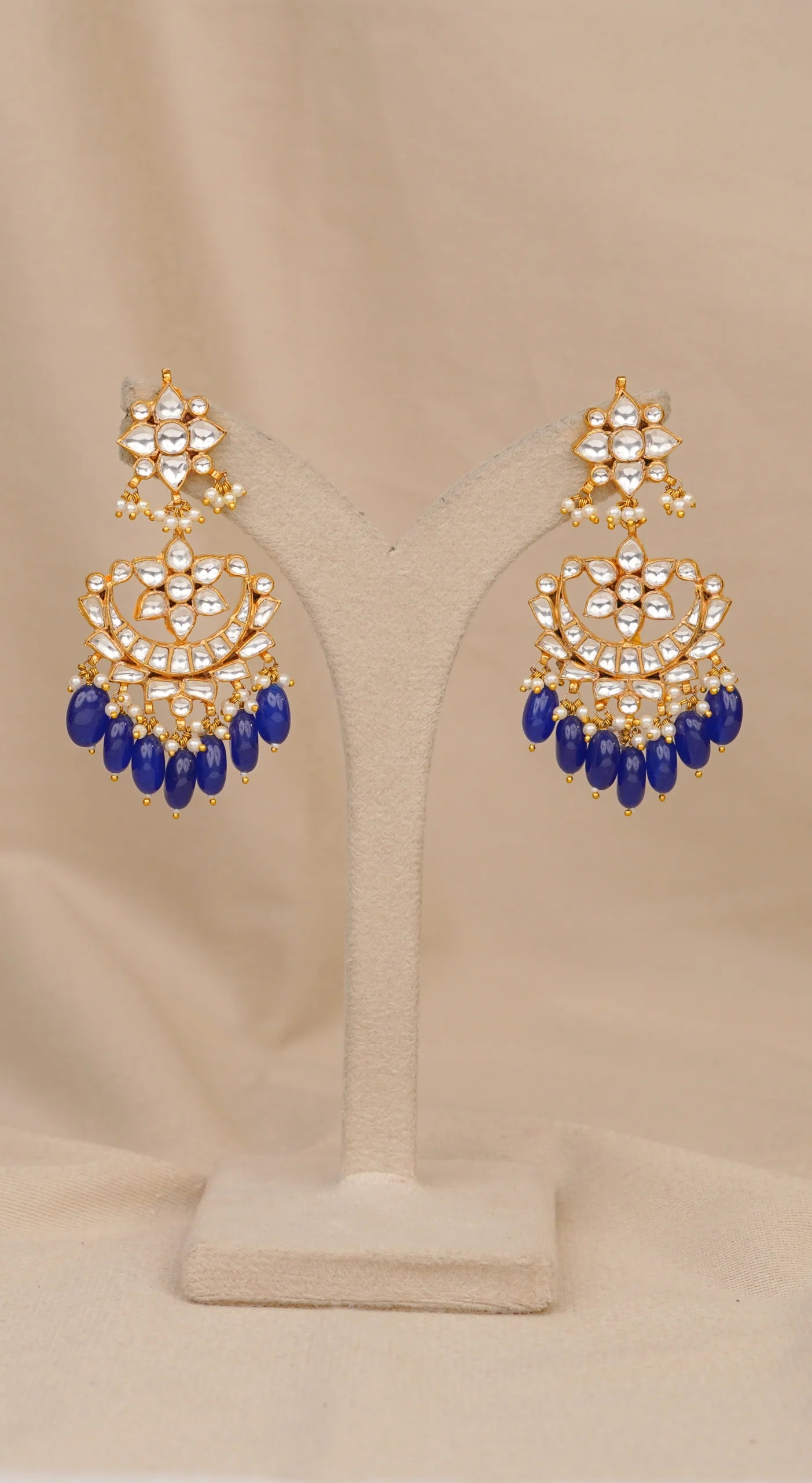 Jadtar White Necklace (JA-NK-24-M)