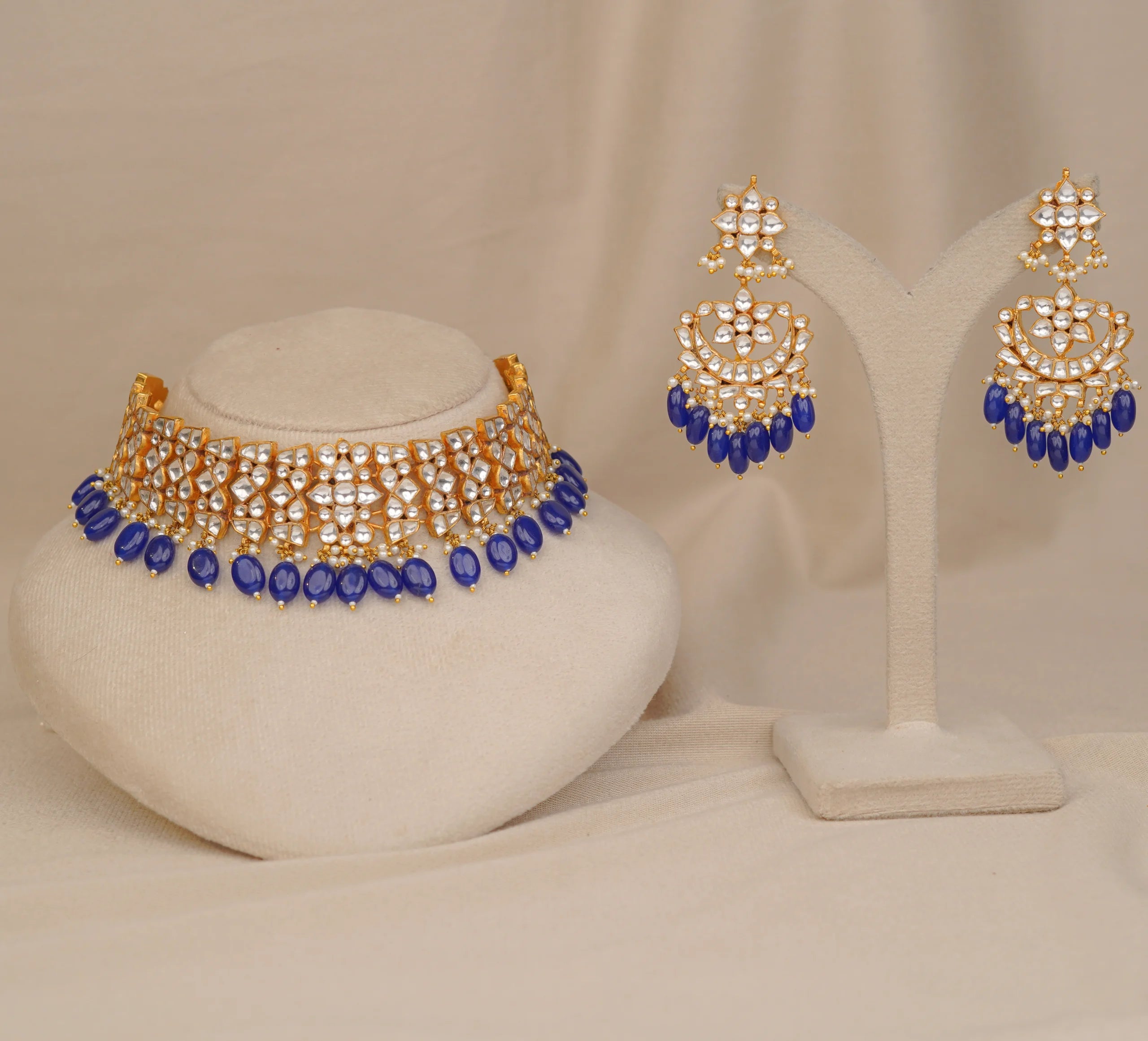 Jadtar White Necklace (JA-NK-24-M)