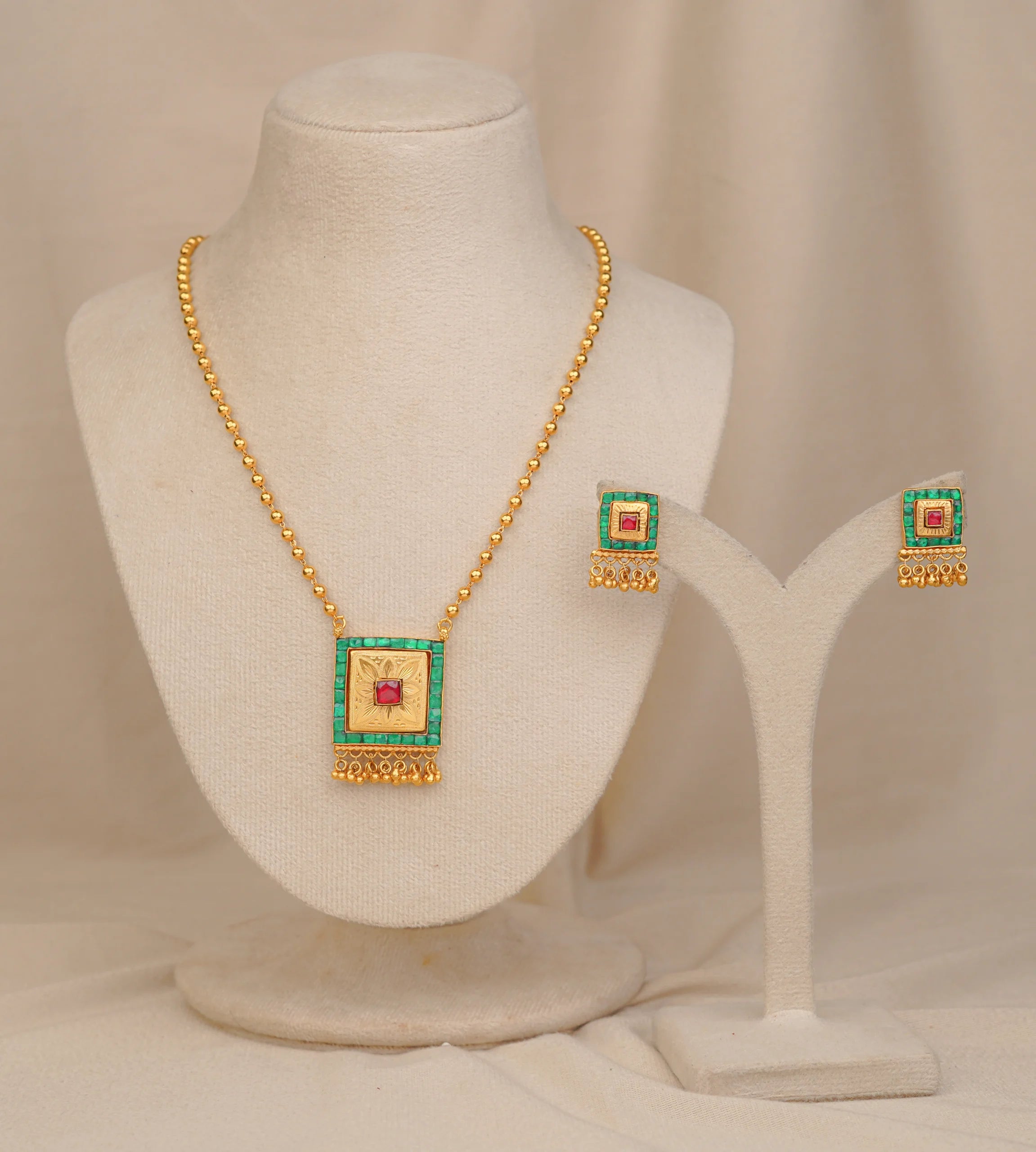 Antique Sqaure Pendant (AN-PD-17-M)
