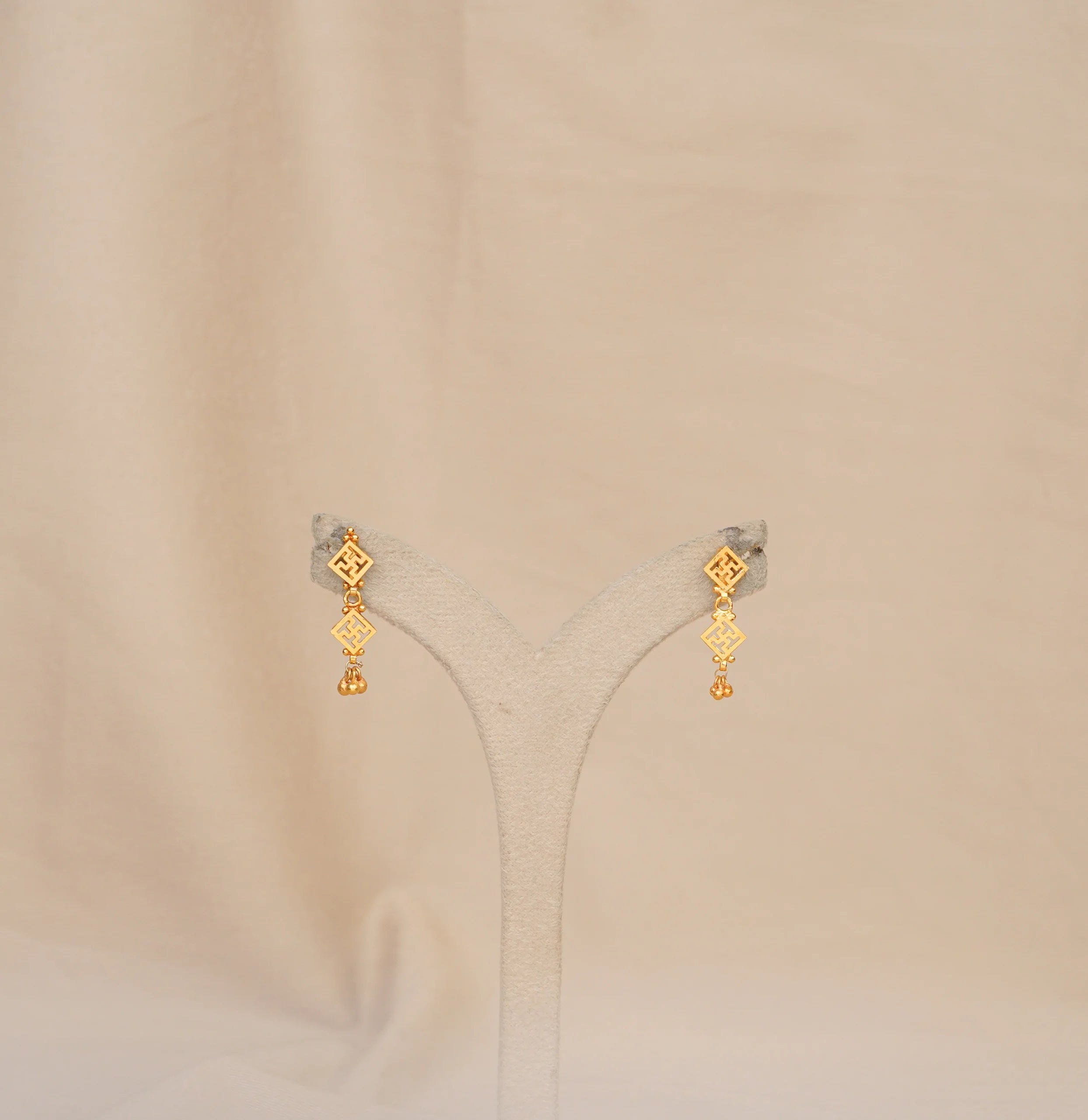 Antique Swastik Pendant (AN-PD-29-M)