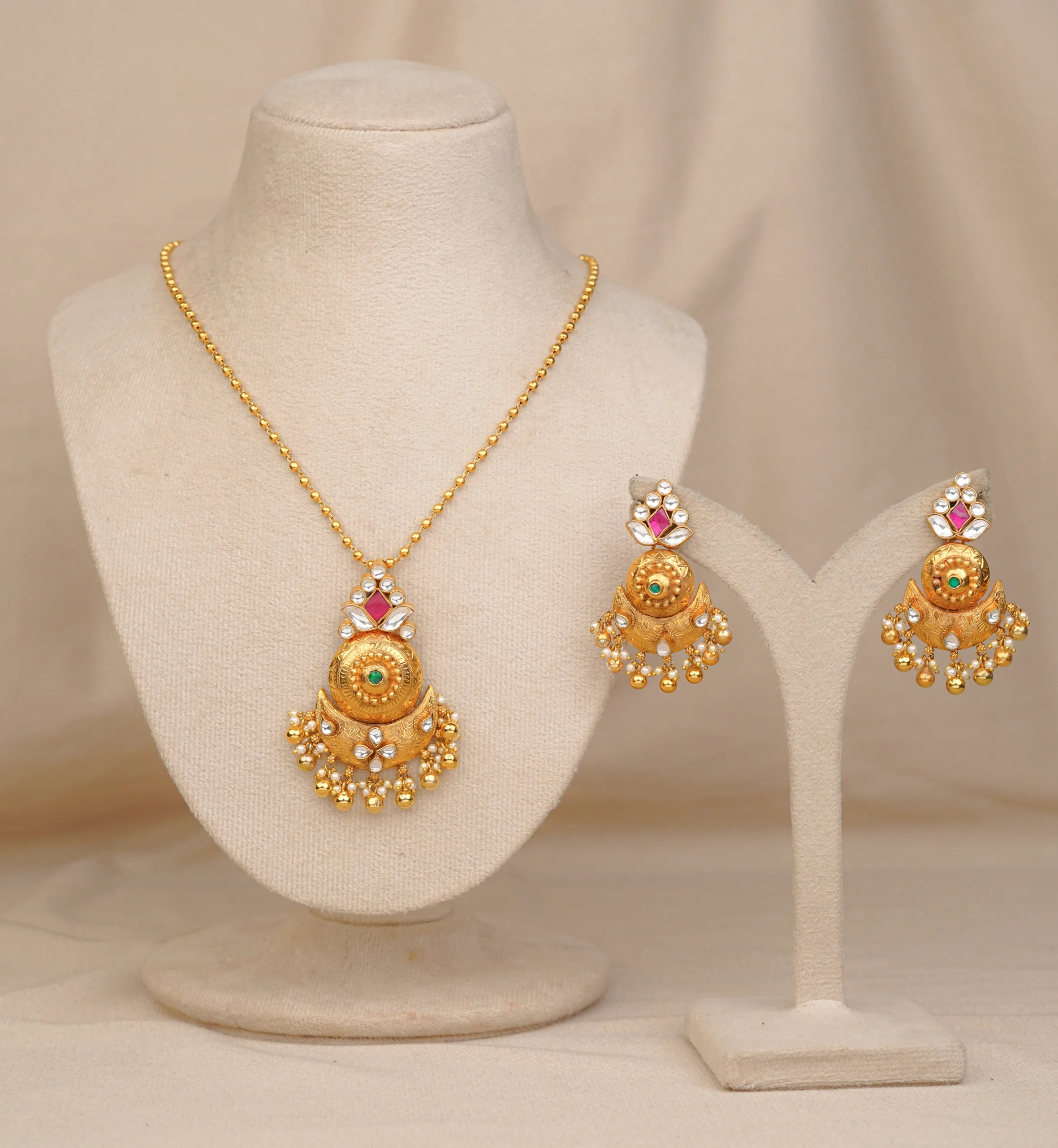 Antique Nakshi Gol Pendant(AN-PD-28)