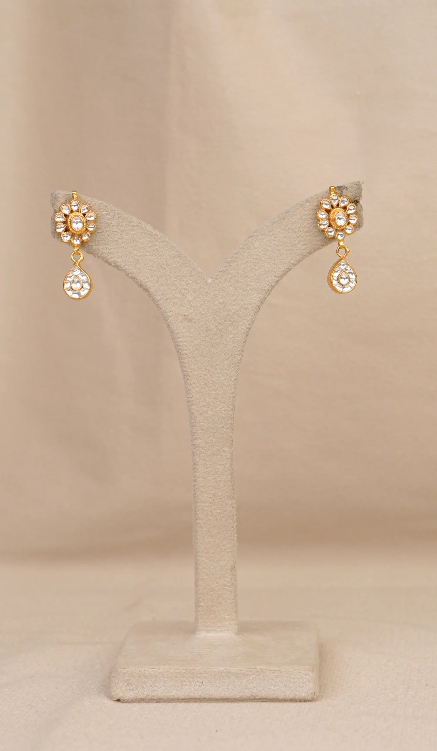 Moti White Necklace (MO-NK-13-W)