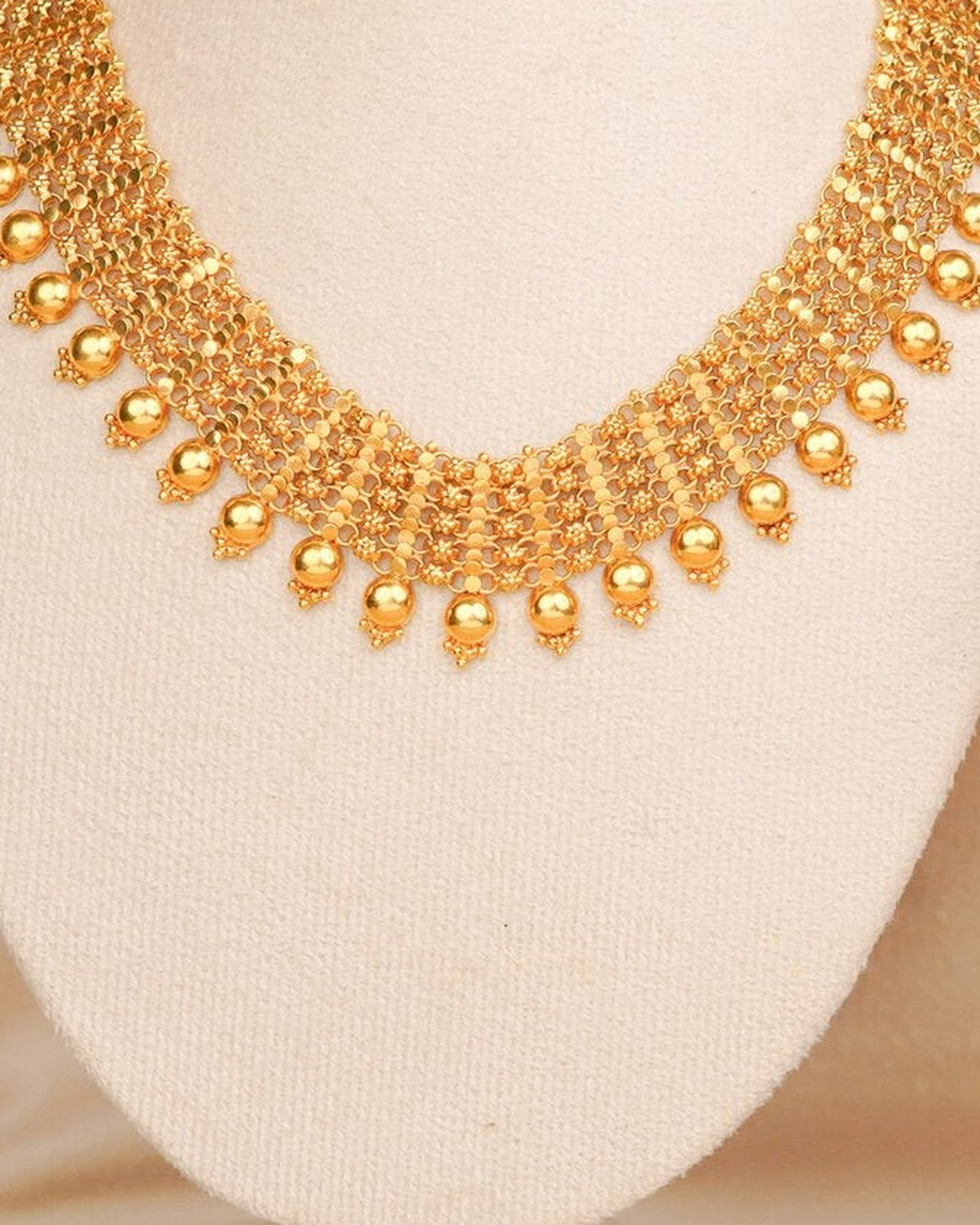 Antique Chandan Necklace – close-up detail – Dev Jewellers