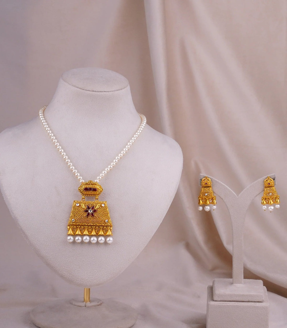 Antique Pendant - antique pendant in 1 gram gold forming by Dev Jewellers, view 1