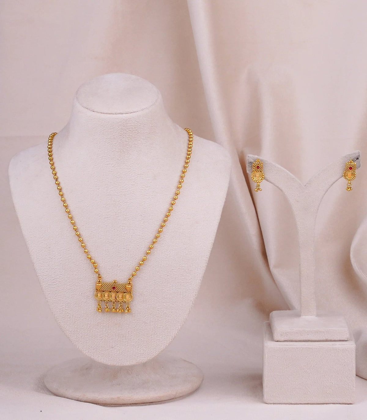 Antique Gini Pendant - antique kundan pendant in 1 gram gold forming by Dev Jewellers, view 1