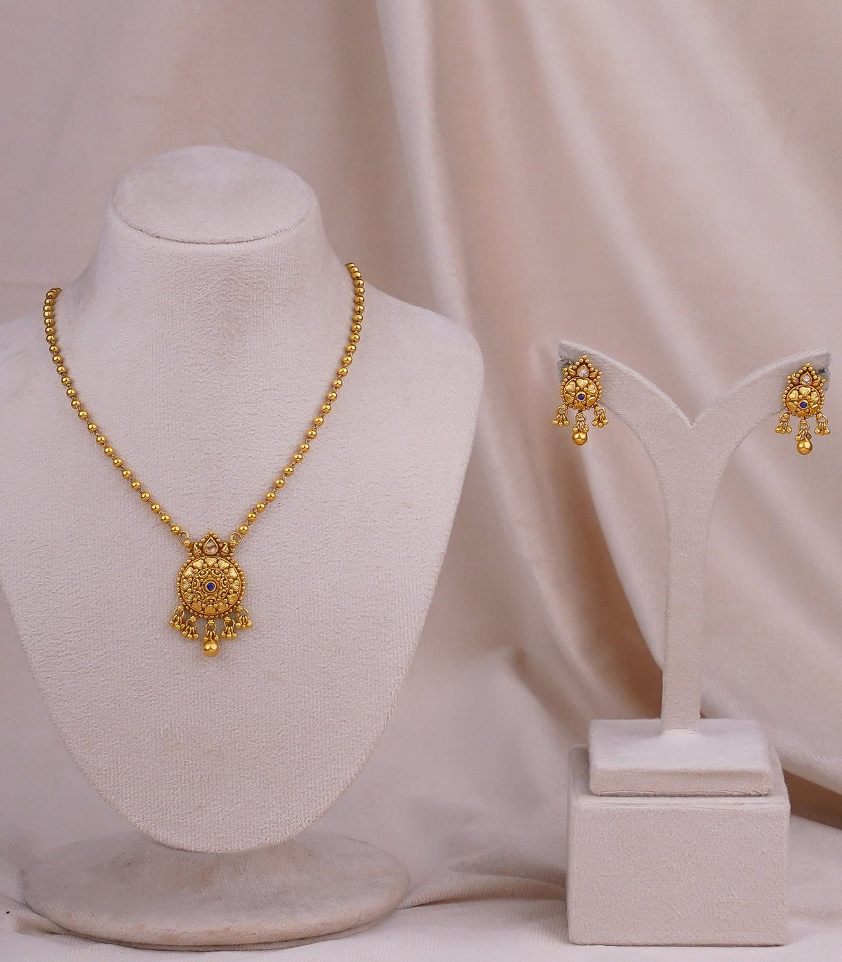 Antique Small Pendant - antique kundan pendant in 1 gram gold forming by Dev Jewellers, view 1