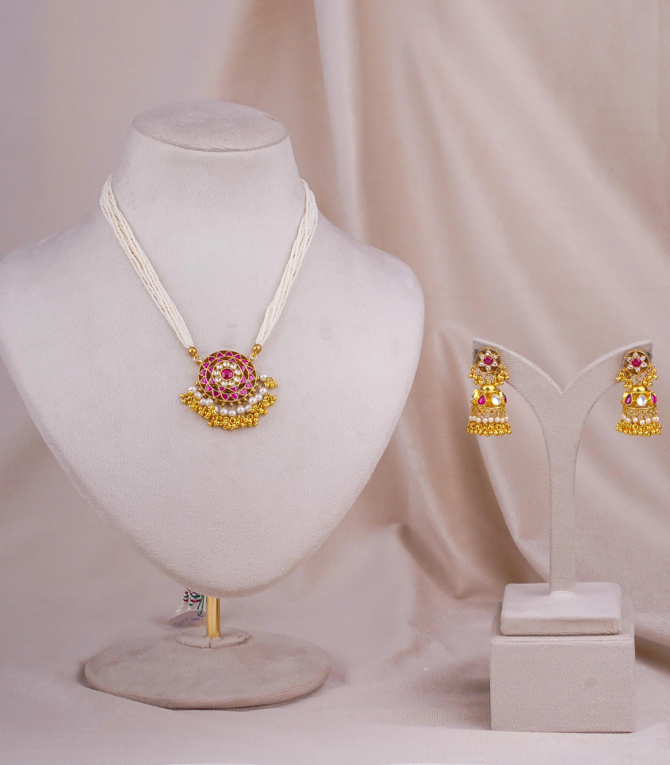 Jadtar Round Pendant(JA-PD-07-B)