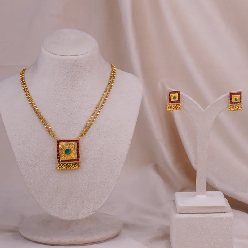 Antique Sqaure Pendant (AN-PD-17-M)