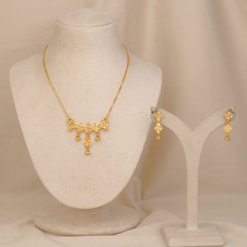 Antique Swastik Pendant (AN-PD-29-M)