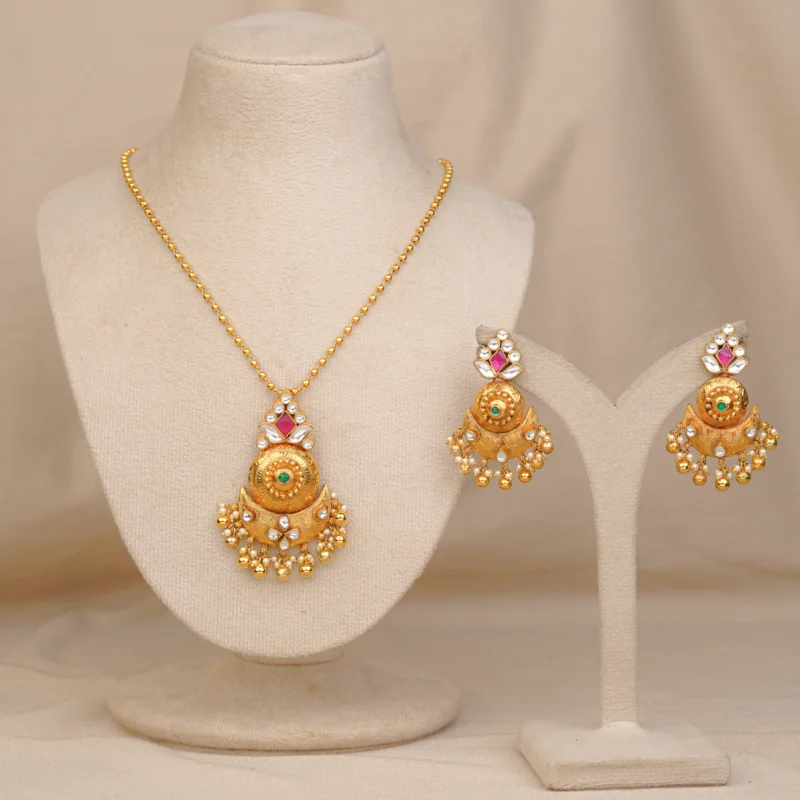 Antique Nakshi Gol Pendant(AN-PD-28)